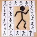 2464 *Hombre Articulado de Madera* (18×12 cm.) 1Hombre +24 Tarjetas Dobles.