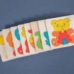 1764 *Rompecabezas d/Madera de 5 Pcs. Siluetas 5 Colores* (11×11 cm.) 5 Diferentes.