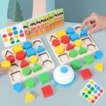 3674 *Ajedrez Infantil Geométrico* (24x19x6 cm.) 2 Tableros +Reloj Metálico + 32 Figuras Geométricas +30 Tarjetas.