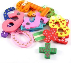 11Z59 *Números y Signos Magnéticos de Madera* (6 cm.) 15 Pcs.