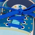 8584 *Montessori Early Education Wear Shoes* (11×16.5×2 cm.) 1Par de Zapatos+1 Par de Agujetas.