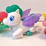 0368 *Unicornio de Cuerda c/Luz* (11×9.5 cm.) 1 Pca.