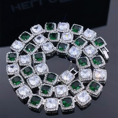 Helloice Cadena de tenis agrupada con piedras blancas esmeralda de 10 mm Iced Out