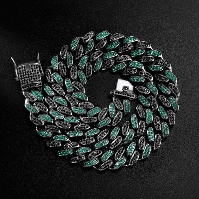 Helloice Cadena cubana con piedras negras y esmeraldas en forma de auricular de 12 mm en oro negro