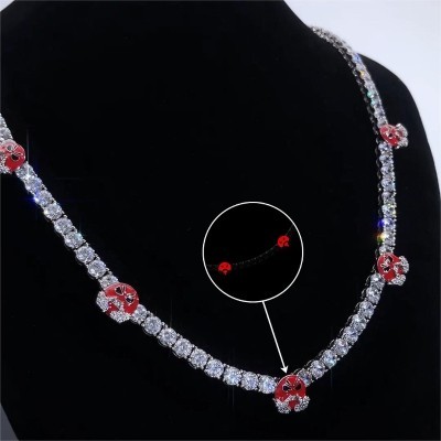 Helloice Cadena de tenis con cara enojado roja luminosa de 5 mm en oro blanco