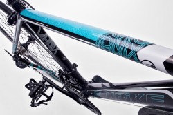 BICICLETA RUTA ALUBIKE ONIX DIM 16 VELOCIDADES 2016
