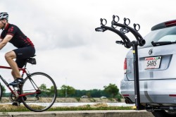 RACK SARIS DE TIRON AXIS STEEL UNIVERSAL PARA 3 BICICLETAS