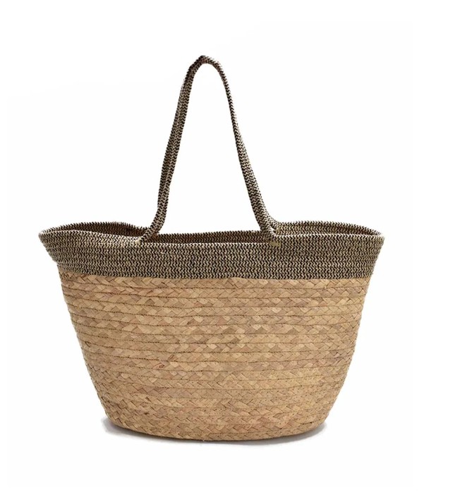 Bolsa playa con detalles en contraste