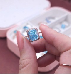 Anillo Violette aqua hecho de plata .925 bañado en oro rosa18K talla 5