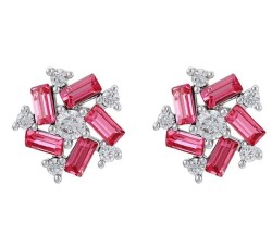 Aretes Broquel Flor Dama Cristales y Rubí Oro Blanco 14K Laminado Rojo