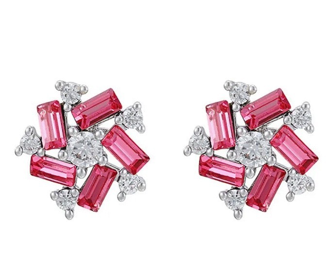Aretes Broquel Flor Dama Cristales y Rubí Oro Blanco 14K Laminado Rojo