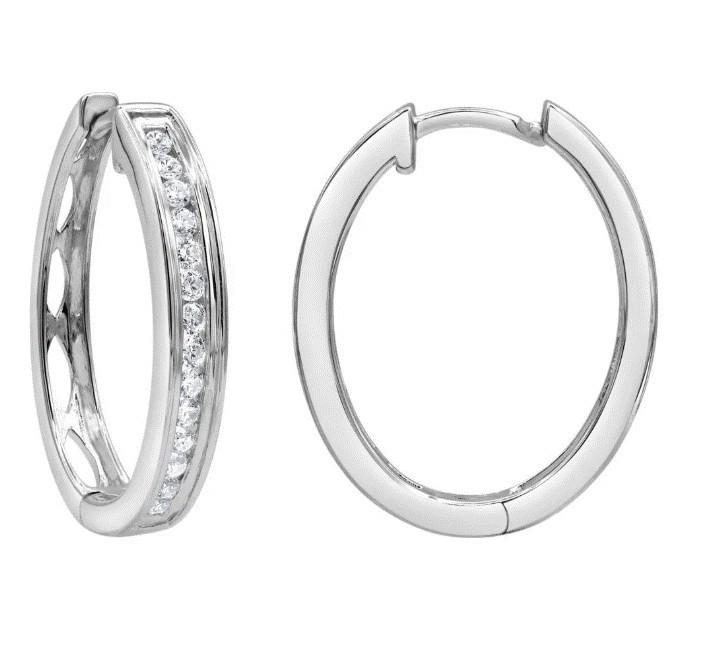 Arracadas en Plata Esterlina y Medio Quilate de Diamantes Éticos.