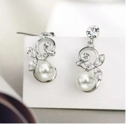 Aretes Con Perlas Y Cristales Oro 18k Laminado Blanco