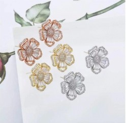 Aretes Flor Pensamiento Cristal Oro 14k Laminado Rosa