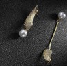 Aretes Dispar Alas Cristal Y Perla Aaa Oro 14k Laminado Dorado