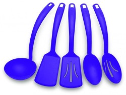 SET UTENSILIOS MORADOS. 5PZAS
