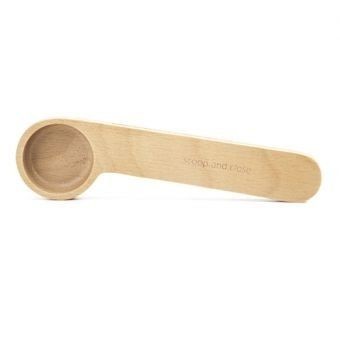 Cuchara Clip para Medir Café Kikkerland Madera