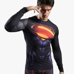 Playera superheroe de acero