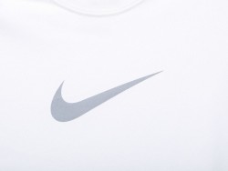 Playera Nike Legend para niña