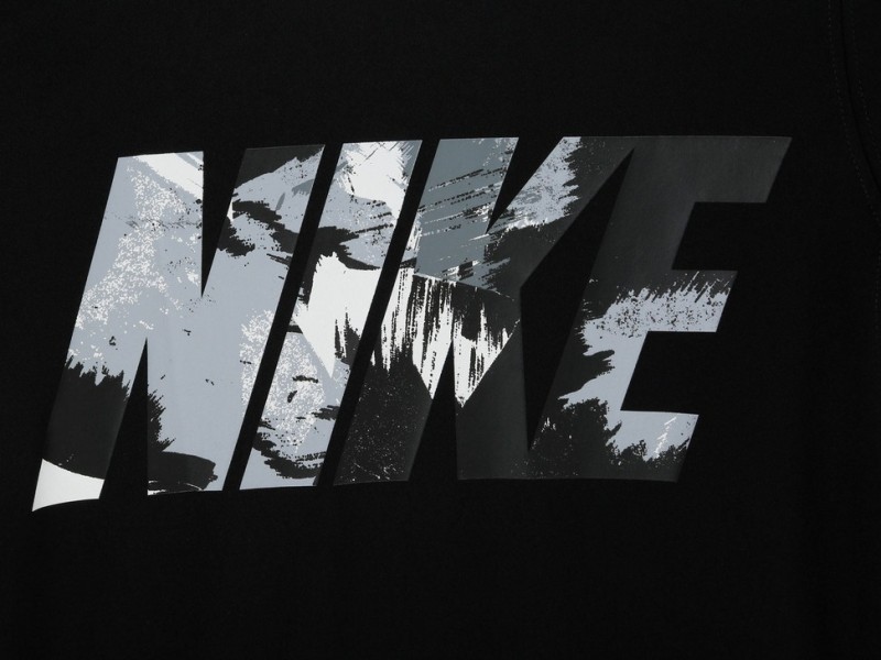 Playera Nike Dry Legacy GFX para niño