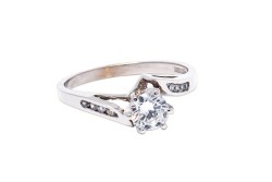 ANILLO ORO 14K SOLITARIO P/L MOD. AV-101 BCO MEX.