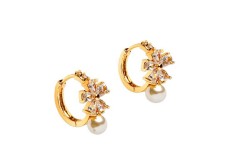 HUGGIES CHAPA DE ORO FLOR C/PERLA COLG HUG02 MEX.
