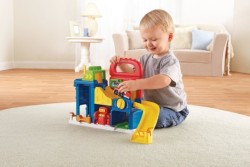 Fisher Price- Little People Wheelies Garage.
