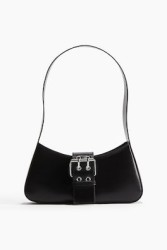 Bolso con detalle de hebilla
