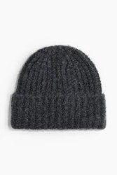 Gorro en tejido acanalado