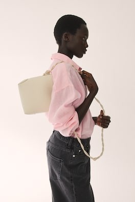 Bolso crossbody con nudos