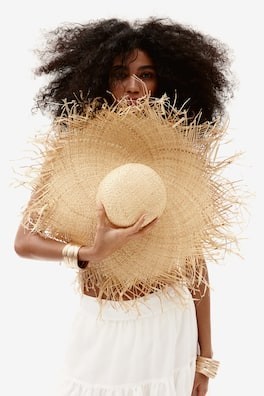 Sombrero de paja con borde deshilado