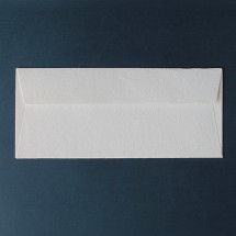 Sobre carta hecho a mano, blanco 23.5 x 10 cm c/25 Pzas