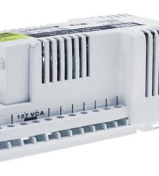 DISTRIBUIDOR AMPLIFICADO DE VIDEO 3 SALIDAS P/2 MONITORES FUENTE INTEGRADA INTEC