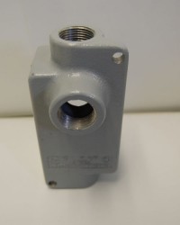 CONDULET SERIE RECTANGULAR TIPO  FSCA  DE 13MM. ( 1/2 ), MCA. CHD.